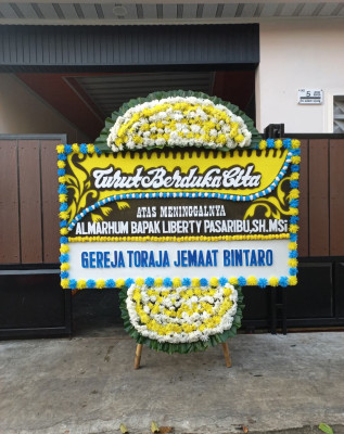 Papan Bunga Duka di Perhentianmarpoyan